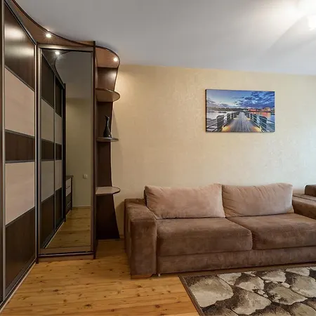 Na Narodnaya Apartment *